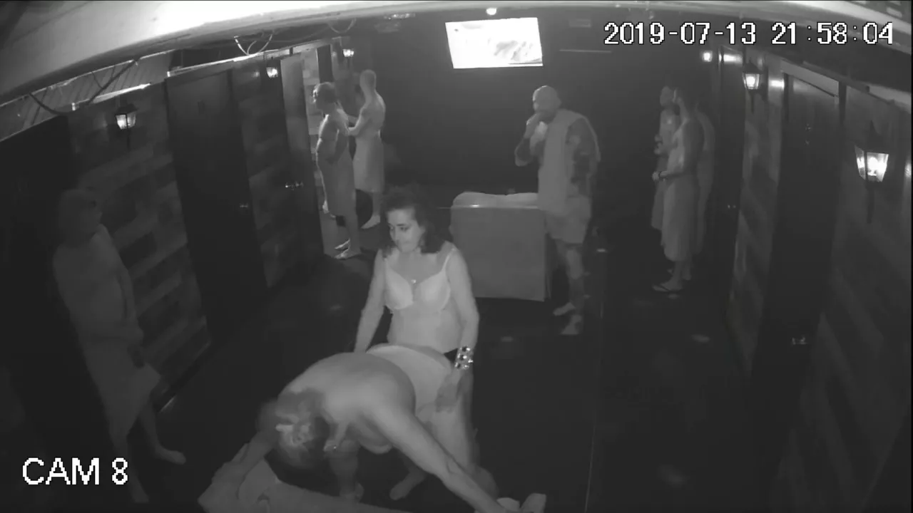 Порно бабы в бани скрытая камера